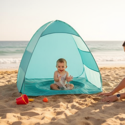 UGC - tenda Ludi na praia com bebé dentro a brincar na piscina integrada